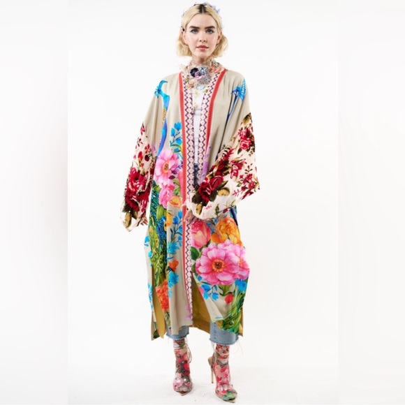 The Fantasy Kimono, Aratta, NWT, OS
Aratta
Size: OS
$210 $303 - Picture 5 of 12